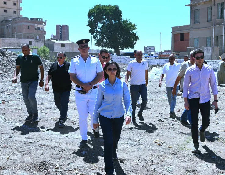 محافظ البحيرة تتفقد الأعمال الجارية بمجمع مواقف إيتاي البارود الجديد