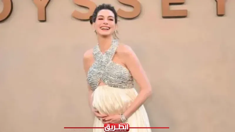 آن هاثاواي تكشف لأول مرة تفاصيل حملها الثالث.. وتعلن لقب مولودها المنتظر