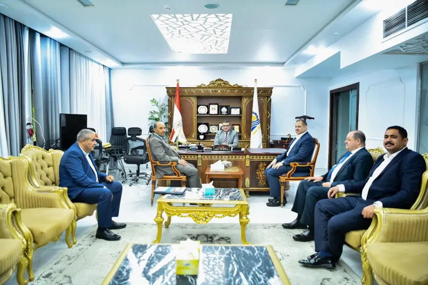 محافظ قنا يستقبل رئيس مجلس إدارة أسمنت النهضة لدعم القطاعات الخدمية وتعزيز التنمية المستدامة