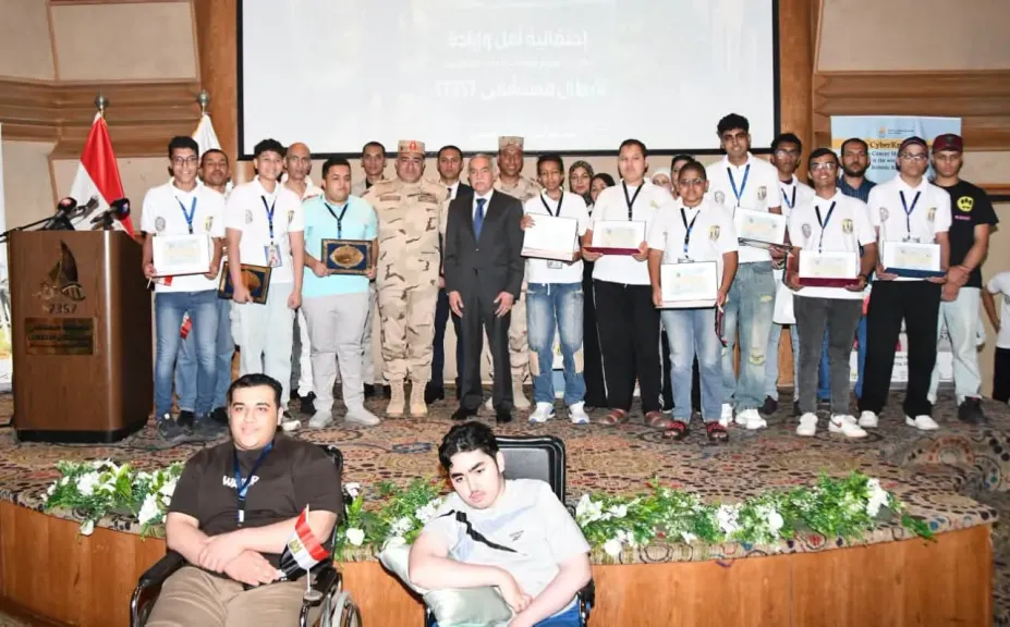 إدارة التجنيد والتعبئة بالقوات المسلحة تسلم شهادات الإعفاء من التجنيد لمرضى مستشفى 57357