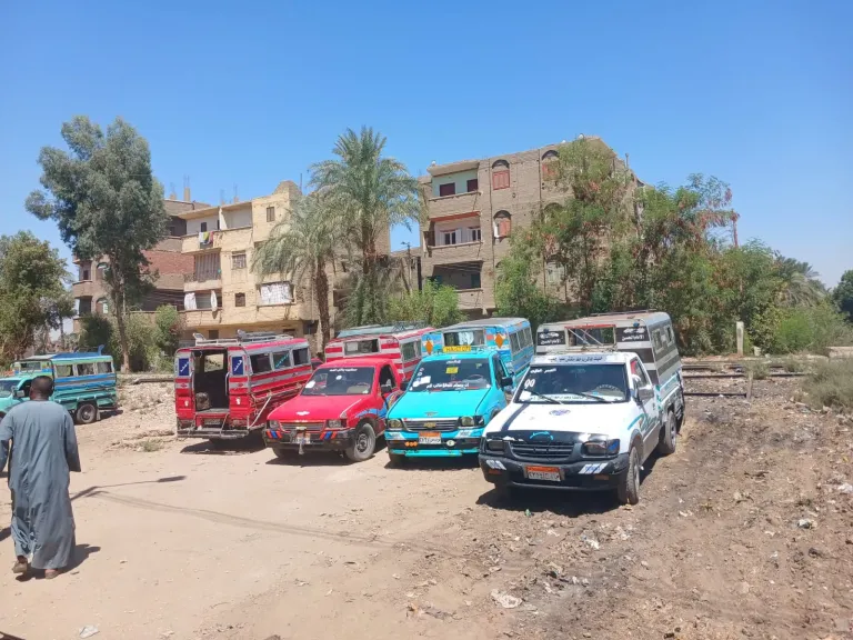 نقل موقف ”المسيد والكلالسة” بقوص إلى منطقة النفق لتخفيف الأعباء عن الأهالي بقنا
