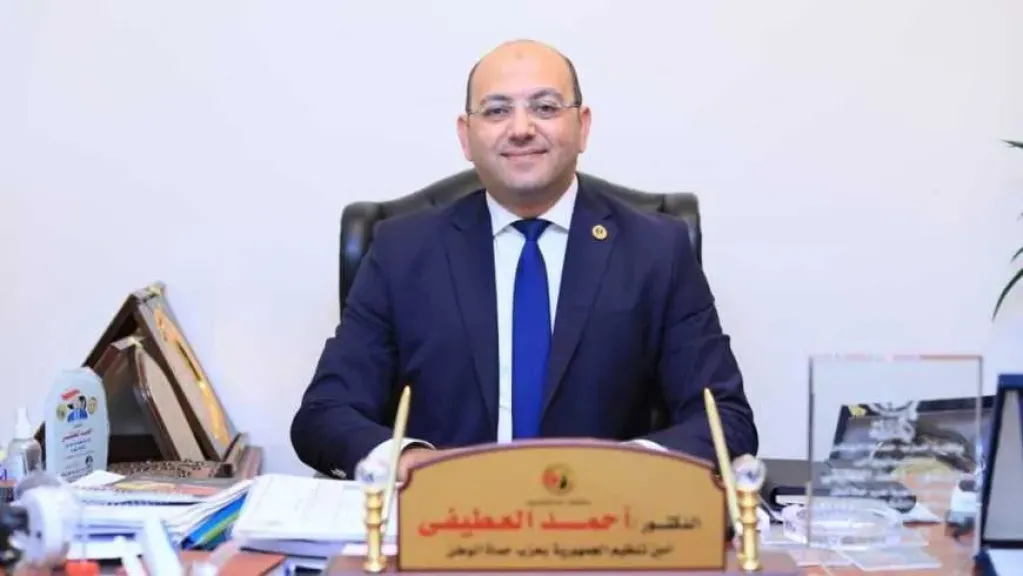 رئيس برلمانية حماة الوطن يشيد بمحافظ السويس لتعليق عمل عمال النظافة  وقت ذروة ارتفاع الحرارةذ: لمسة إنسانية وقرار إنساني