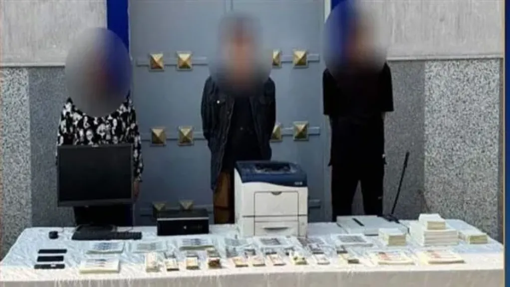 سقطوا في قبضة الأمن.. كواليس اعترافات عصابة الثلاثة لـ”نهب أموال” سكان النزهة