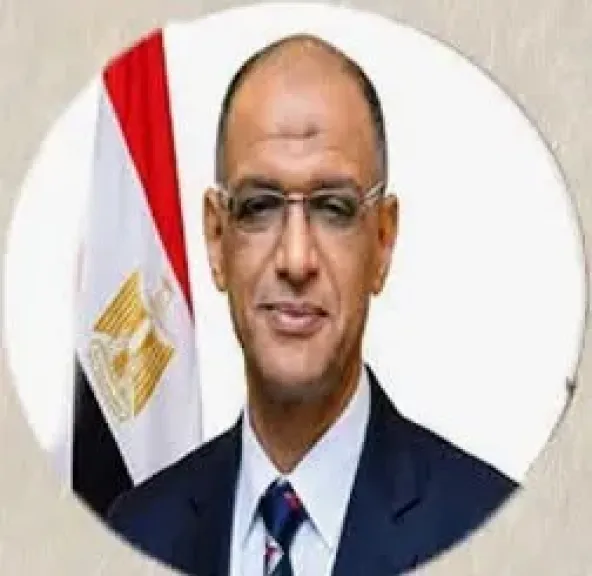 محافظ جنوب سيناء يقدم التهنئة لمدير الأمن السابق