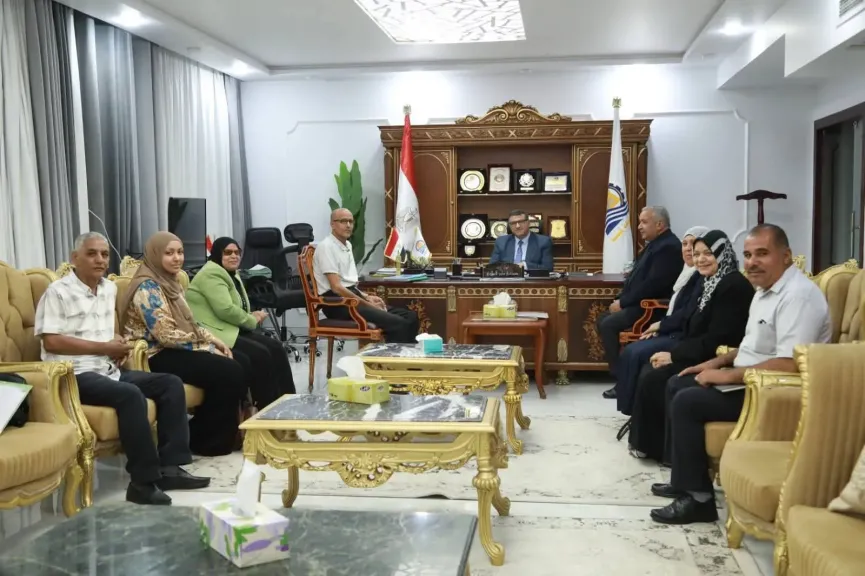 محافظ قنا يبحث مع جمعية رعاية الطلاب توسيع مظلة الدعم المقدمة لأبناء المحافظة