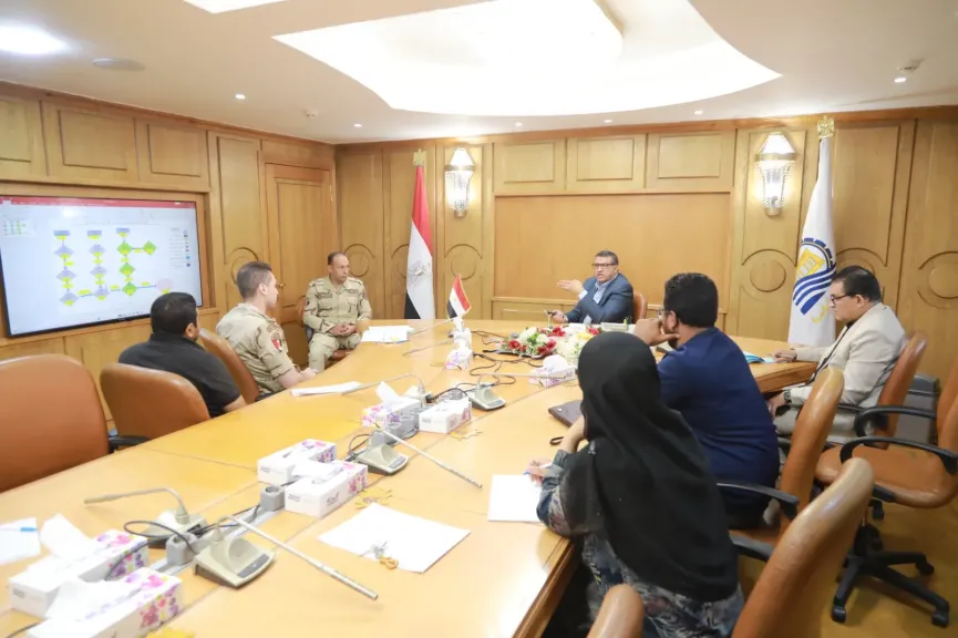 تمهيداً لإفتتاحه ..محافظ قنا يتابع مع الهيئة الهندسية للقوات المسلحة تشغيل كلاستر خزام للصرف الصحي