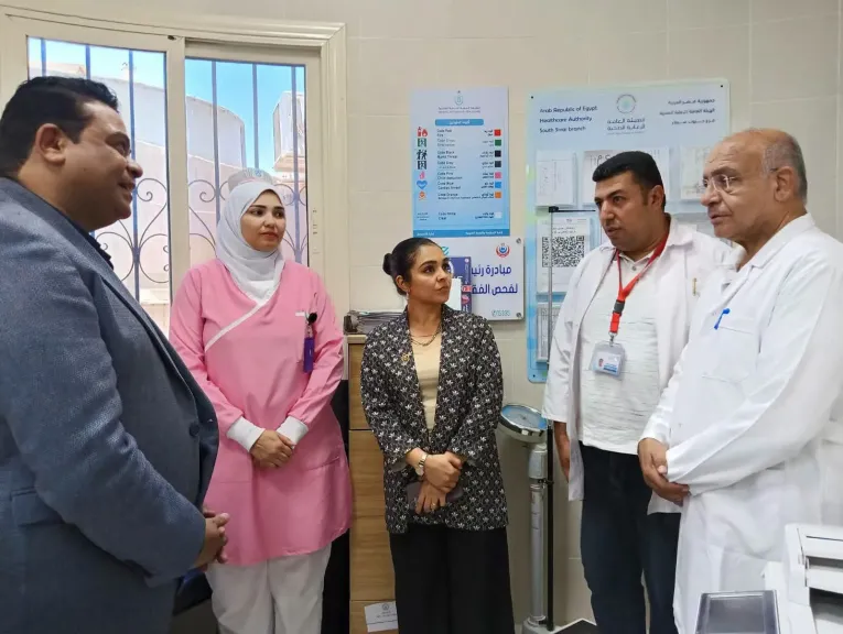 مدير الرعاية الصحية بجنوب سيناء يتابع حملة «100 يوم صحة» بمركز طب أسرة الرويسات بشرم الشيخ