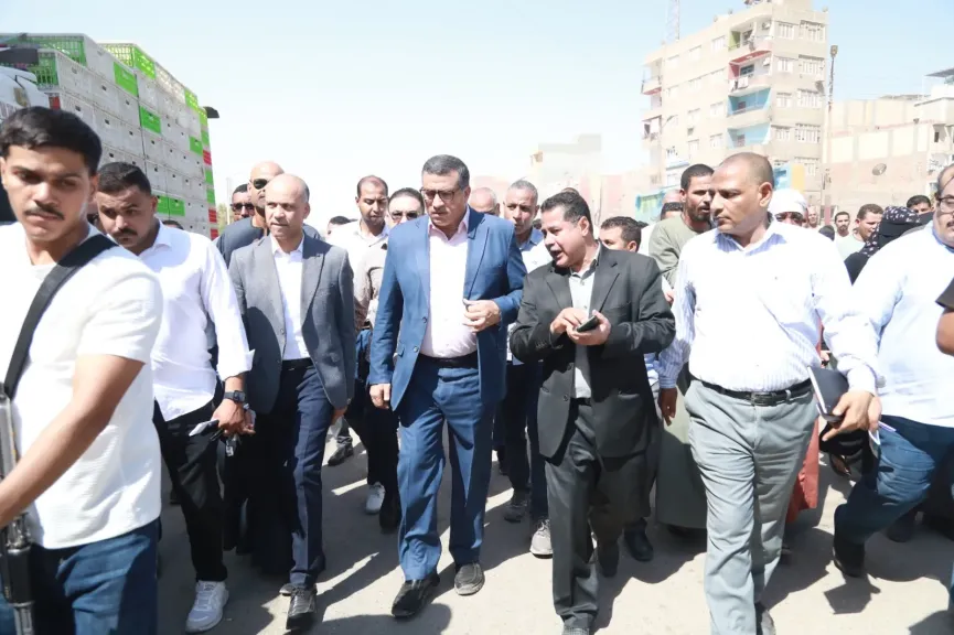 محافظ قنا يتابع مشروعات الخطة الإستثمارية 2026/2027 بفرشوط ويوجه بدعم التنمية الشاملة بمختلف القطاعات