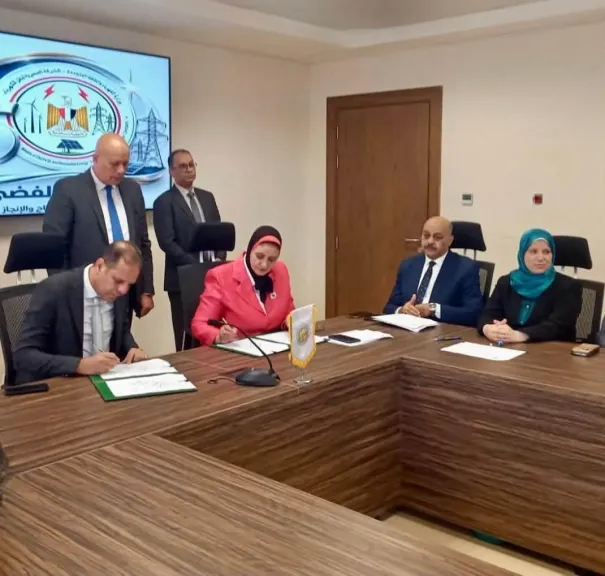 تعزيز شبكة نقل الكهرباء