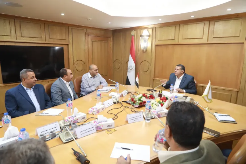 محافظ قنا يتابع إستعدادات إنطلاق الموجة الـ 30 لإزالة التعديات ويشدد بعدم التهاون في حق الدولة