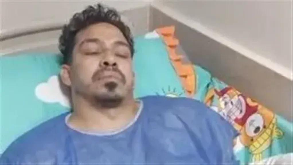 الشاب 