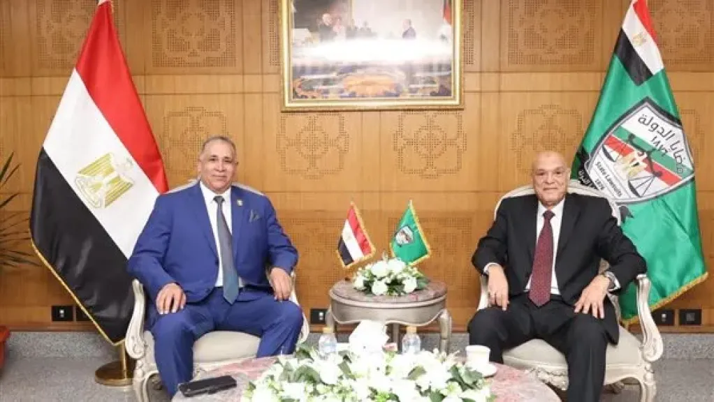 رئيس هيئة قضايا الدولة يستقبل نقيب المحامين ورئيس اتحاد المحامين لتهنئته بمنصب الجديد