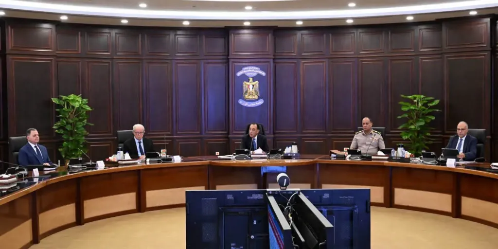 قرارات جديدة من الحكومة لدعم الاستثمار والإسكان وتحلية المياه والتنمية الشاملة