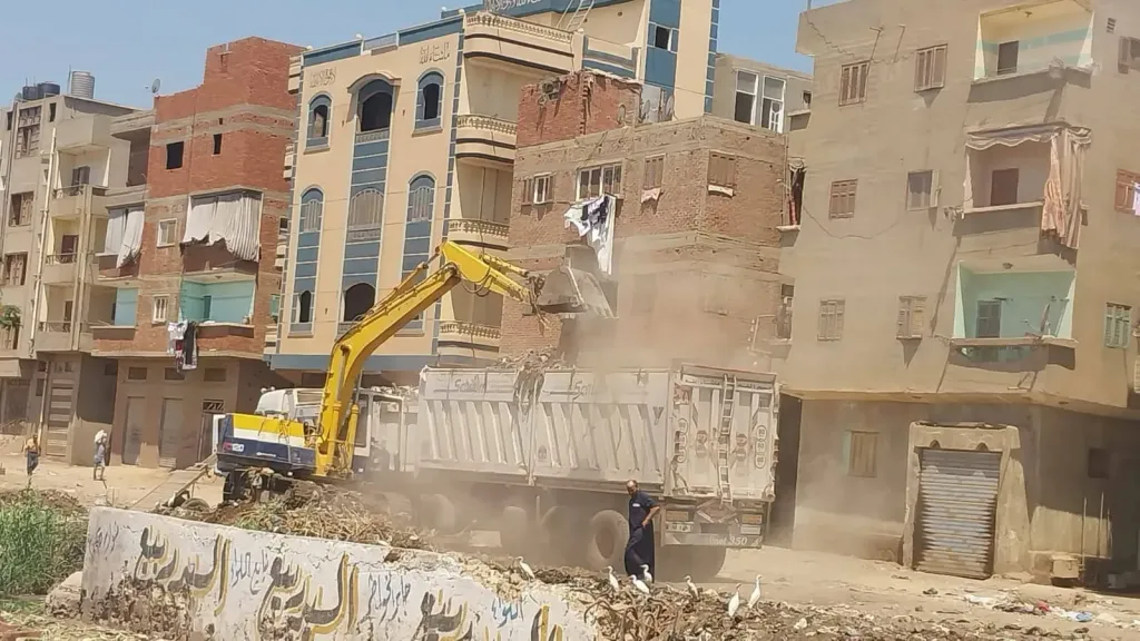 د.منال عوض: رفع إشغالات بالشوارع وتراكمات للمخلفات وبؤر فرز للقمامة وإزالة تعديات علي أملاك الدولة في 5 محافظات