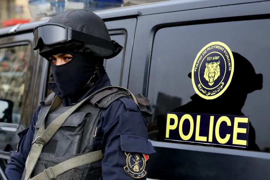 عقارات وسيارات بـ ”35 مليون جنيه”.. سقوط ”غاسل” أموال المخدرات والأسلحة في قبضة الأمن