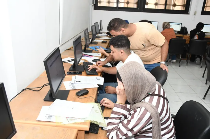 التعليم العالي: الجامعات الحكومية تواصل لليوم الرابع تقديم الدعم الفني لطلاب المرحلة الثانية للتنسيق الإلكتروني