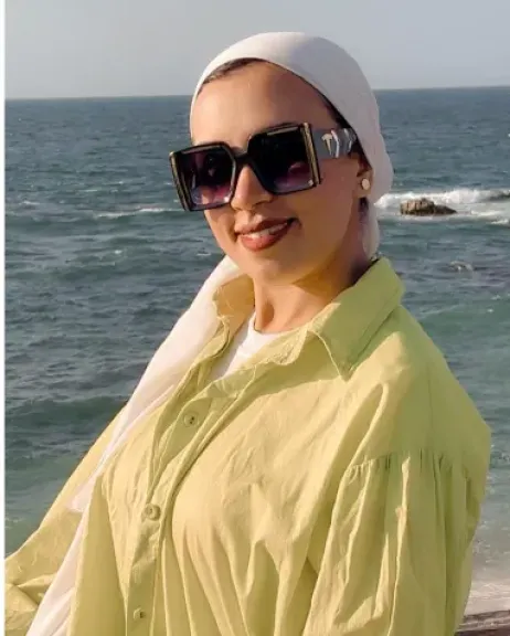 المرشدة السياحية أمنية محمد