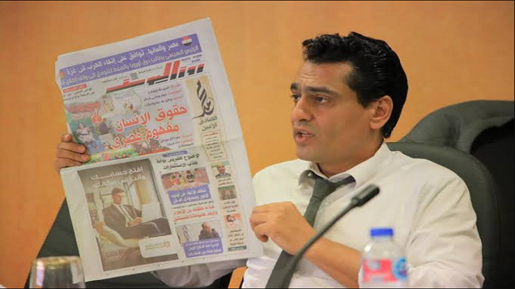 ضربة قانونية منتظرة.. أيمن عبد المجيد يكشف مصير منتحلي صفة صحفي|فيديو