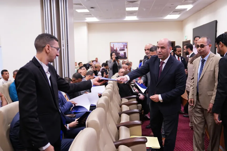 وزير العمل يُسلّم عقودًا جديدة لذوي الهمم في 3 شركات.. ويشهد توقيع بروتوكول تعاون مع ”فودافون” في مجالات التدريب والتشغيل