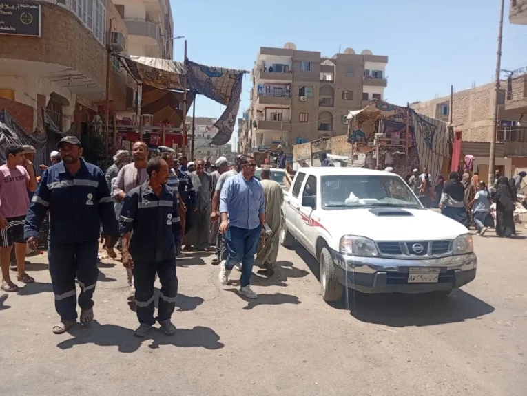 محليات قنا تشن حملة مكبرة لضبط الشارع بأبوتشت ونقادة وتحرير 45 محضراً ورفع 15 حالة إشغال