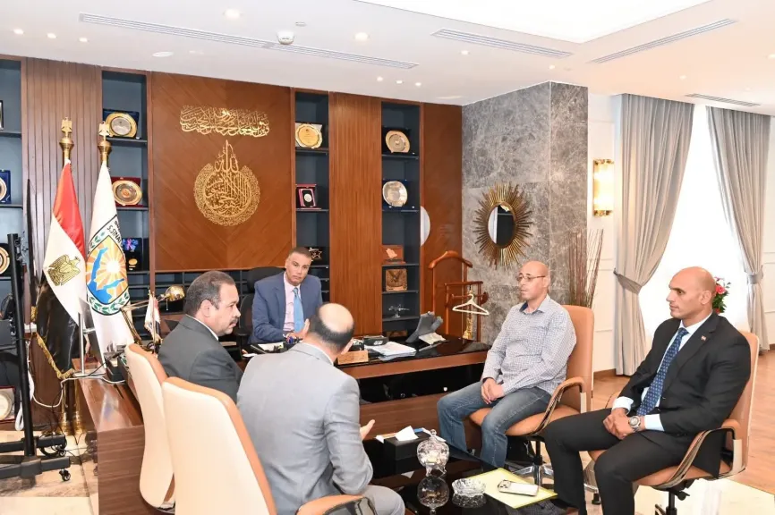 محافظ جنوب سيناء يبحث مع وفد القومي للبحوث الفلكية إنشاء مرصد فلكي جديد أعلى جبل الرجوم بسانت كاترين