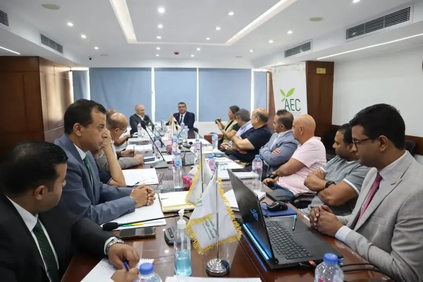 محافظ قنا يبحث مع المجلس التصديري للحاصلات الزراعية فرص الإستثمار والتصنيع الزراعي