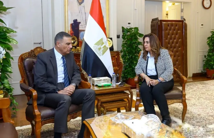 وزيرة المحليات والبيئة تتابع مع محافظ جنوب سيناء الموقف التنفيذي للمشروعات التنموية بالمحافظة