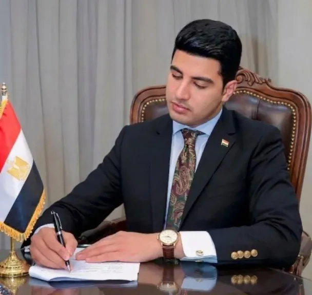 الكاتب الصحفي أبوالحسين غنوم عضو المركز الأوروبي لدراسات الشرق الأوسط