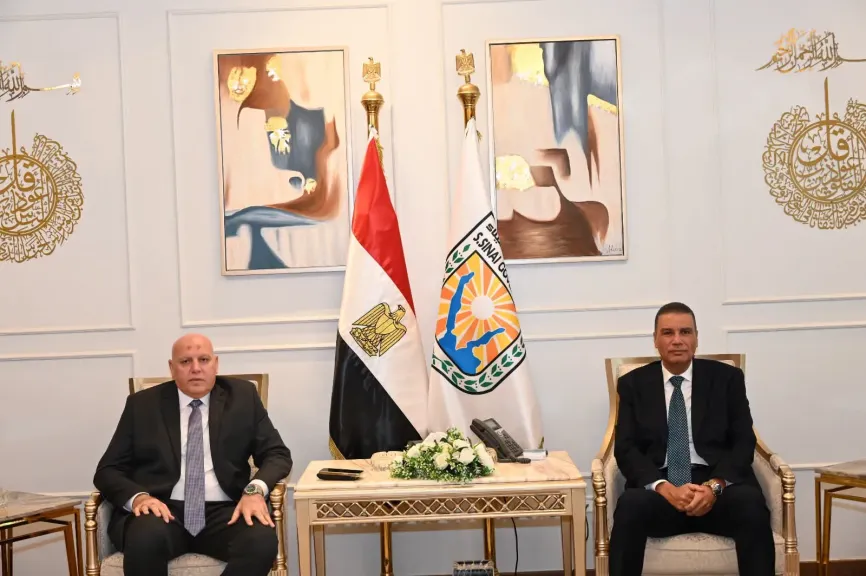 محافظ جنوب سيناء ومدير الأمن يبحثان التيسير علي حركة المواطنين والزائرين وتعزيز السياحة الداخلية