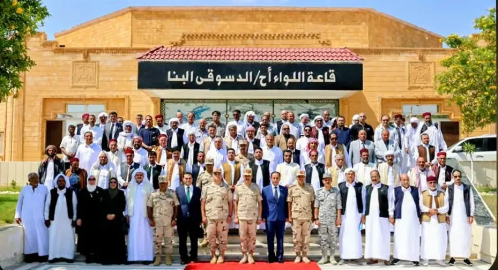 القوات المسلحة تنظم عدداً من اللقاءات مع شيوخ وعواقل سيناء ومطروح