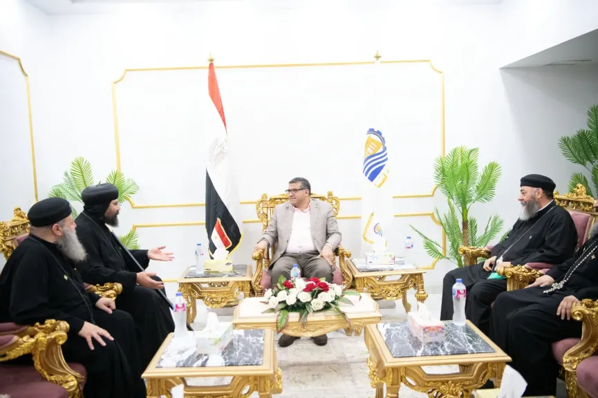محافظ قنا يستقبل الأسقف المساعد لإيبارشية قنا للتهنئة بذكرى المولد النبوي الشريف