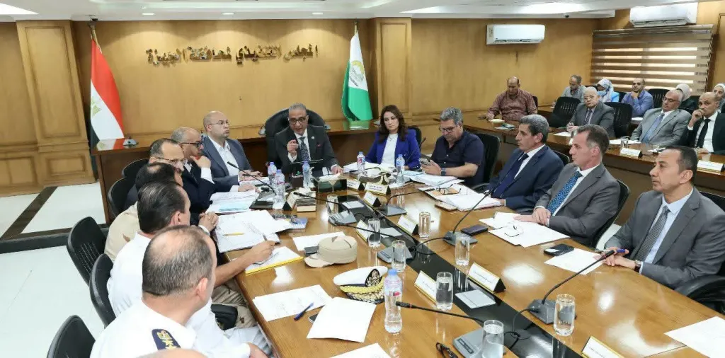 الأنصاري يكلف رؤساء الأحياء والمراكز بالمرور الليلي لضبط الشارع والتعامل الفوري مع أي قصور