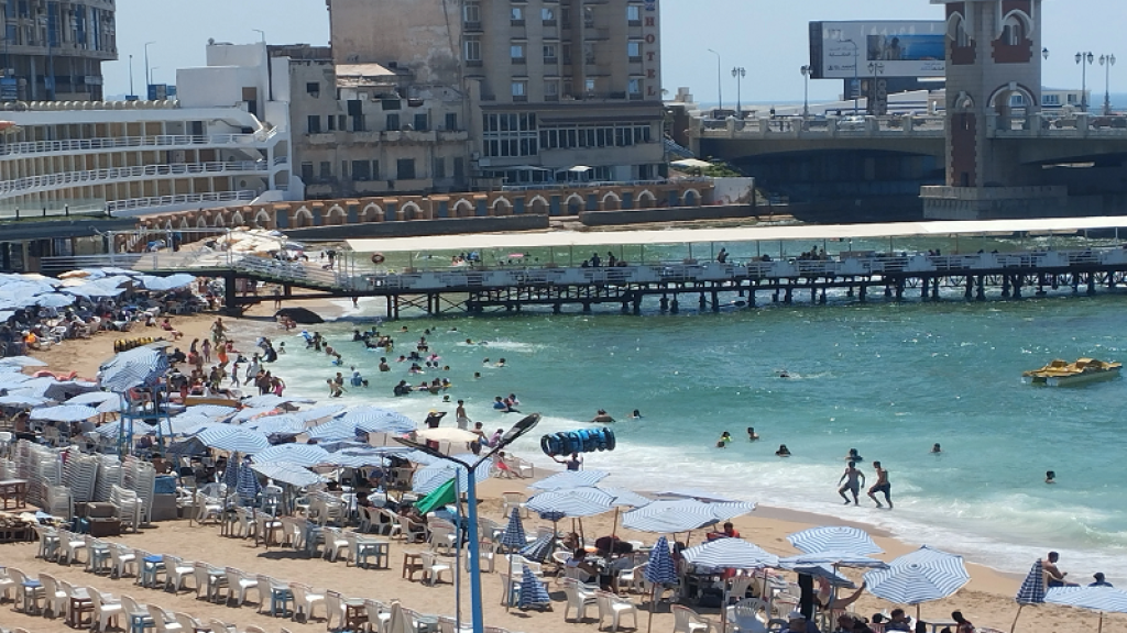 القاهرة 35 درجة.. الأرصاد: تراجع الحرارة بدأ والطقس بيتحسن|فيديو