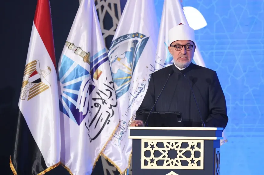 مفتي الجمهوريةِ:الدولة المصريةِ أدركتْ مبكرًا خطورةَ التحدياتِ التي تواجهُ الأسرةَ فبادرتْ بتوجيهاتٍ حاسمةٍ لصياغةِ قوانينِ الأحوالِ الشخصيةِ