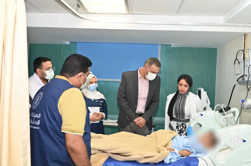 محافظ جنوب سيناء يتابع الموقف الطبي لمصابي أتوبيس نويبع ويوجه بتيسير الإجراءات ومراعاة ظروف الحادث