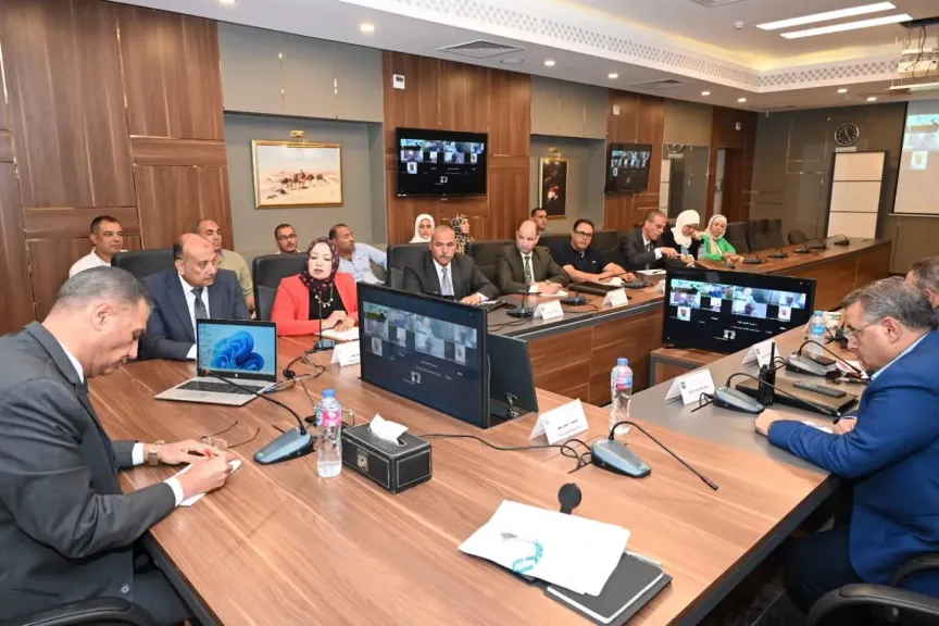 محافظ جنوب سيناء يتابع إستعدادات العام الدراسي الجديد.. ويوجه بتوفير بيئة تعليمية آمنة للطلاب