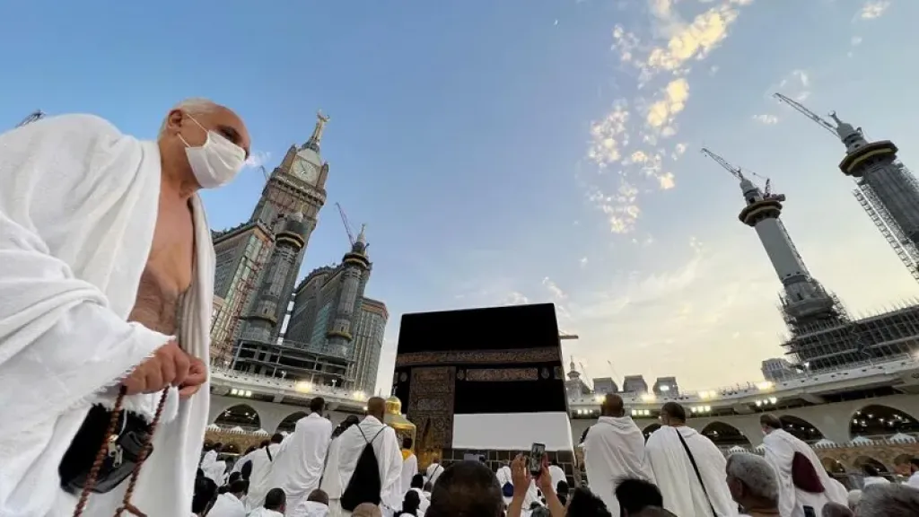 «قبل موسم العمرة».. ضوابط جديدة تحمي المواطن والشركات والدولة|فيديو