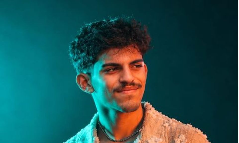محمد سالم، الفنان الذي اشتهر بين محبي الراب باسم Eshtewy، يقدم نموذجا مختلفا لفنان الراب العربي الجديد.