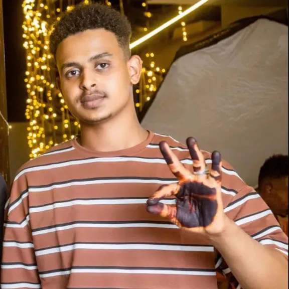  حسين حسن 