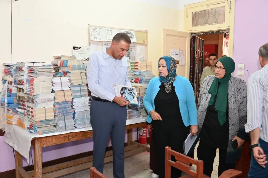 محافظ جنوب سيناء يتابع إستعدادات العام الدراسي الجديد .. ويتفقد مدارس شرم الشيخ ووصول الكتب الدراسية