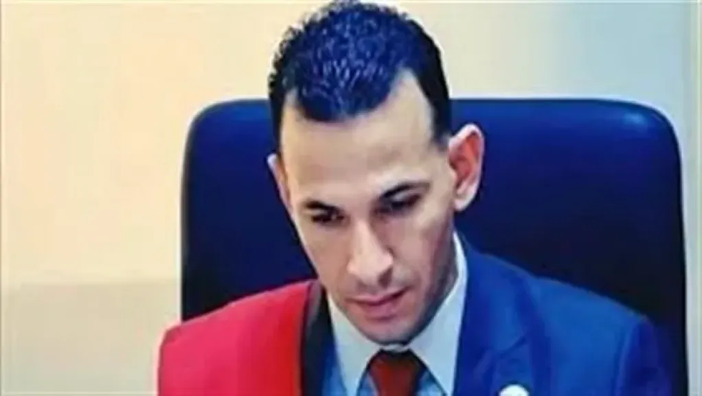 رفض رد المحكمة وتغريمه 12 ألف جنيه.. تطورات جديدة في قضية «المستشار المزيف»