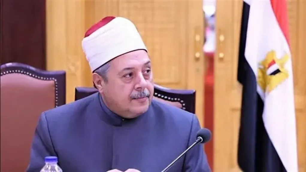 حادث مروري لوكيل الأزهر.. نقل الشيخ أيمن عبدالغني إلى المستشفى لإجراء الفحوصات