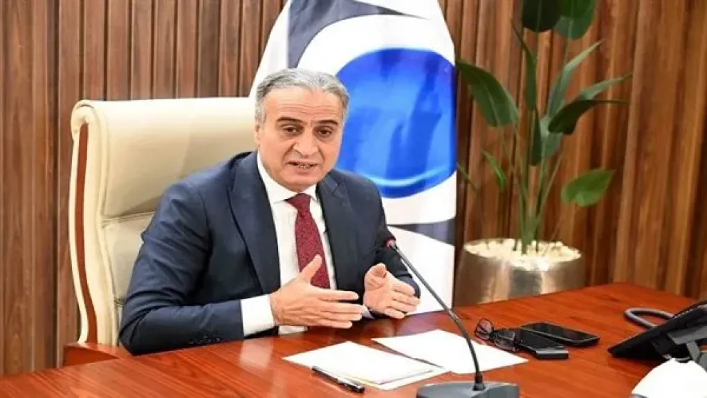حماية المستهلك يضبط 45 ألف لتر زيوت سيارات معاد تدويرها داخل مخزن غير مرخص