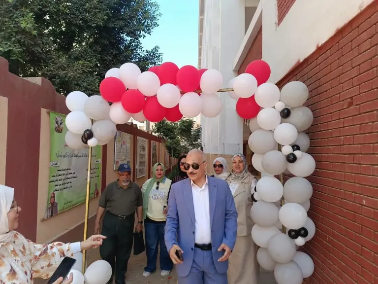 «من أول يوم».. جولة مفاجئة لقيادات تعليم المنيا لمتابعة الدراسة والانضباط بالمدارس
