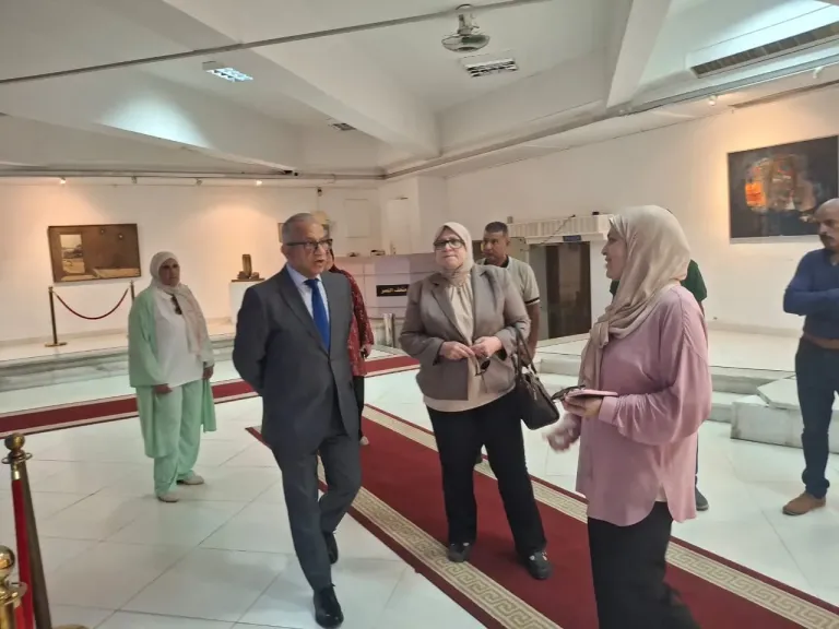 محافظ بورسعيد ورئيس قطاع الفنون التشكيلية يبحثان سبل تطوير متحف النصر ومعالجة مشكلاته