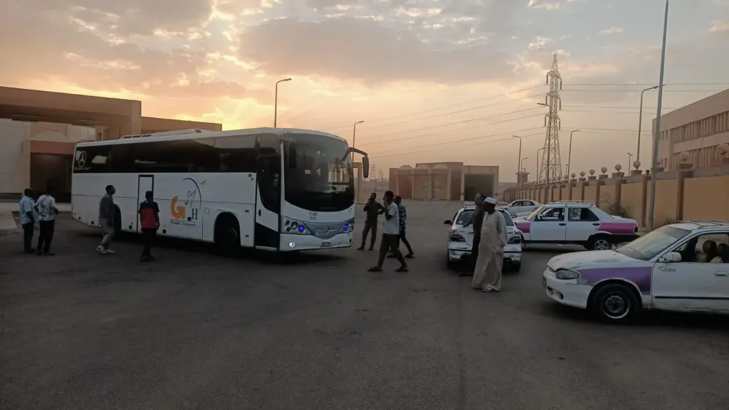 لليوم الخامس علي التوالي إستمرار الرقابة الميدانية بمجمع المواقف الجديد 
