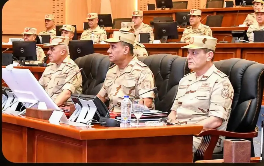 وزير الدفاع يشهد المرحلة الرئيسية لمشروع مراكز القيادة الإستراتيجي التعبوي بنطاق الجيش الثالث الميداني