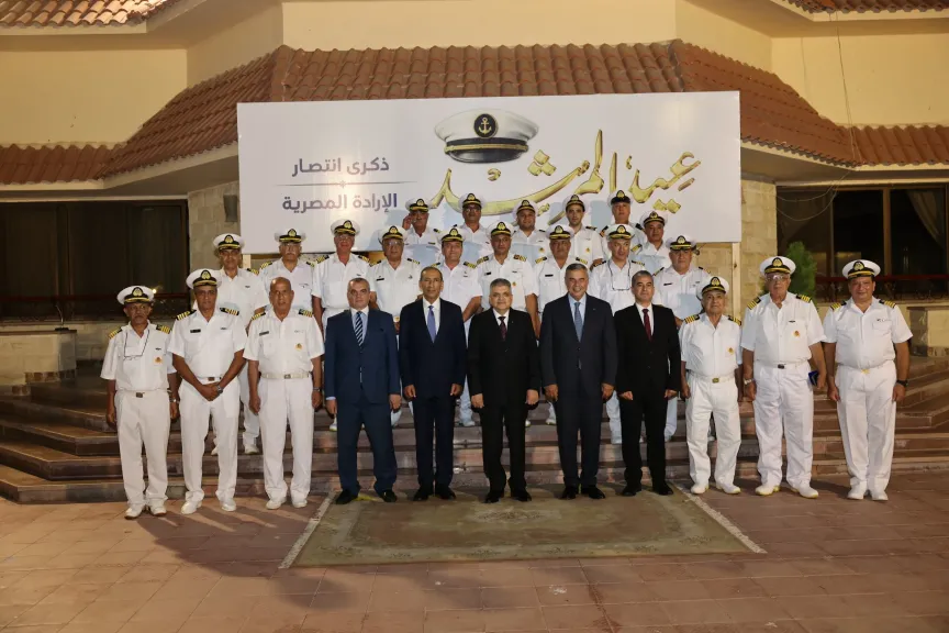 رئيس هيئة قناة السويس يكرم المرشدين أصحاب الكفاءات ومسيرة العطاء المتميز إحتفالاً ”بعيد المرشد”