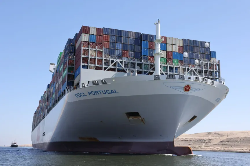 عودة الخط الملاحي COSCO للعبور بقناة السويس.. والعبور الأول لسفينة الحاويات OOCl PORTUGAL بقافلة الشمال