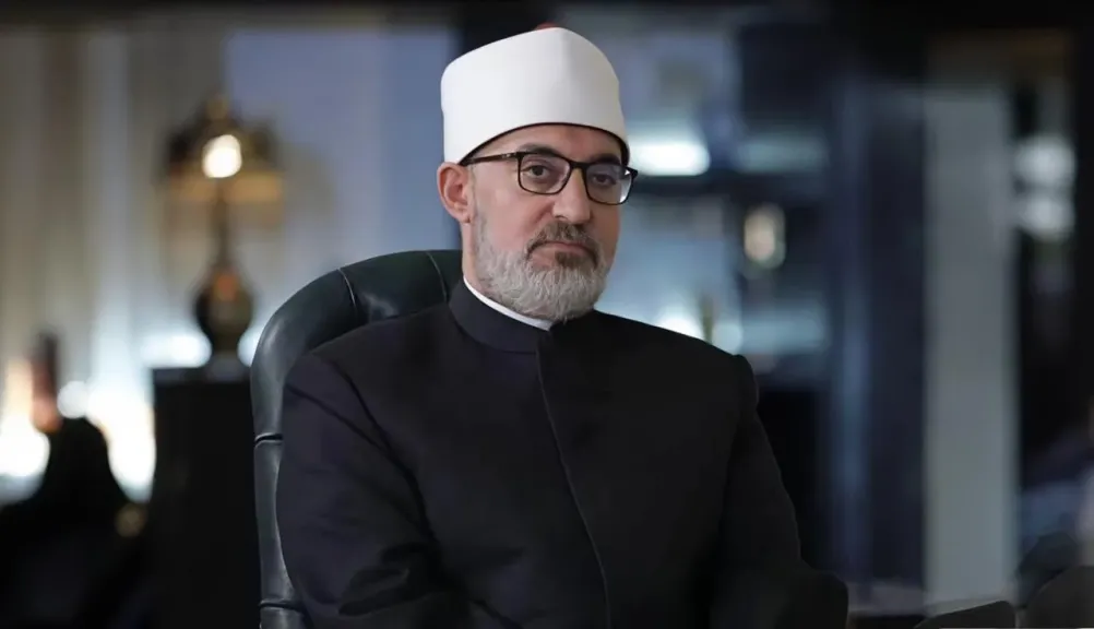 مفتي الجمهورية يأسف لمحاولة استهداف مكة المكرمة  ويؤكد: حرمة البلد الحرام أسمى من أن تطالها صراعات البشر وحسابات السياسة الضيقة
